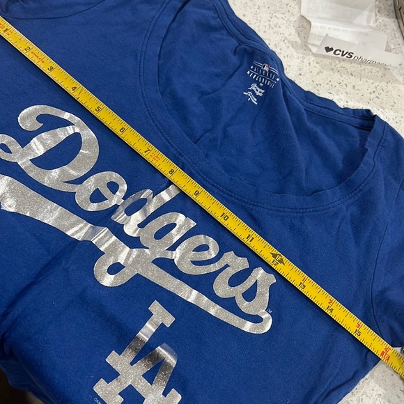 💙Los Angeles Dodgers Top - Picture 9 of 11